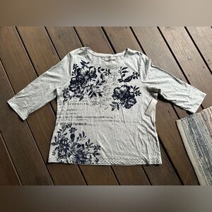 Zenergy by Chico’s Placed Floral Activewear Top, Heather Gray, Chico’s size 2P